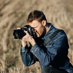 Sleek Vegan Camera Strap - Stylish Crossbody DSLR Sling