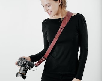 Luxurious Custom Camera Strap in Vibrant Red - Ideal Gift for Photographers