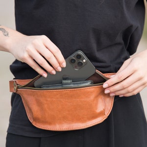 Hip Leder Beutel - Verstellbare Braune Gürteltasche für Fashion-Forward Reisen
