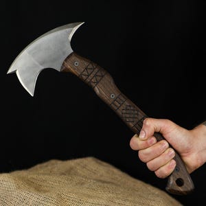 Full Tang Tomahawk Handmade Hatchet, Bushcraft Axe with Sheath, Functional  American Tomahawk with Tribal engraving