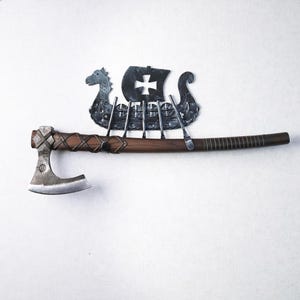 Soporte de pared para hacha vikinga: Percha de acero para barco Drakkar