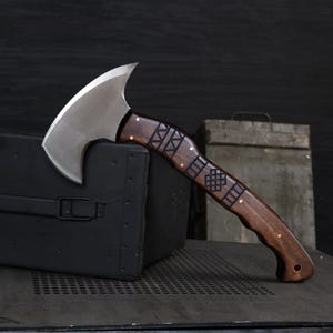 Tomahawk hand forged axe, Indian Axe, Throwing hatchet, Camping hatchet with engraving, Personalized axe