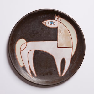 Plato decorativo de cerámica con forma de poni, regalo ecuestre pintado a mano, decoración de mesa de comedor con arte de pared en color negro, plato de cerámica, decoración con temática de caballos