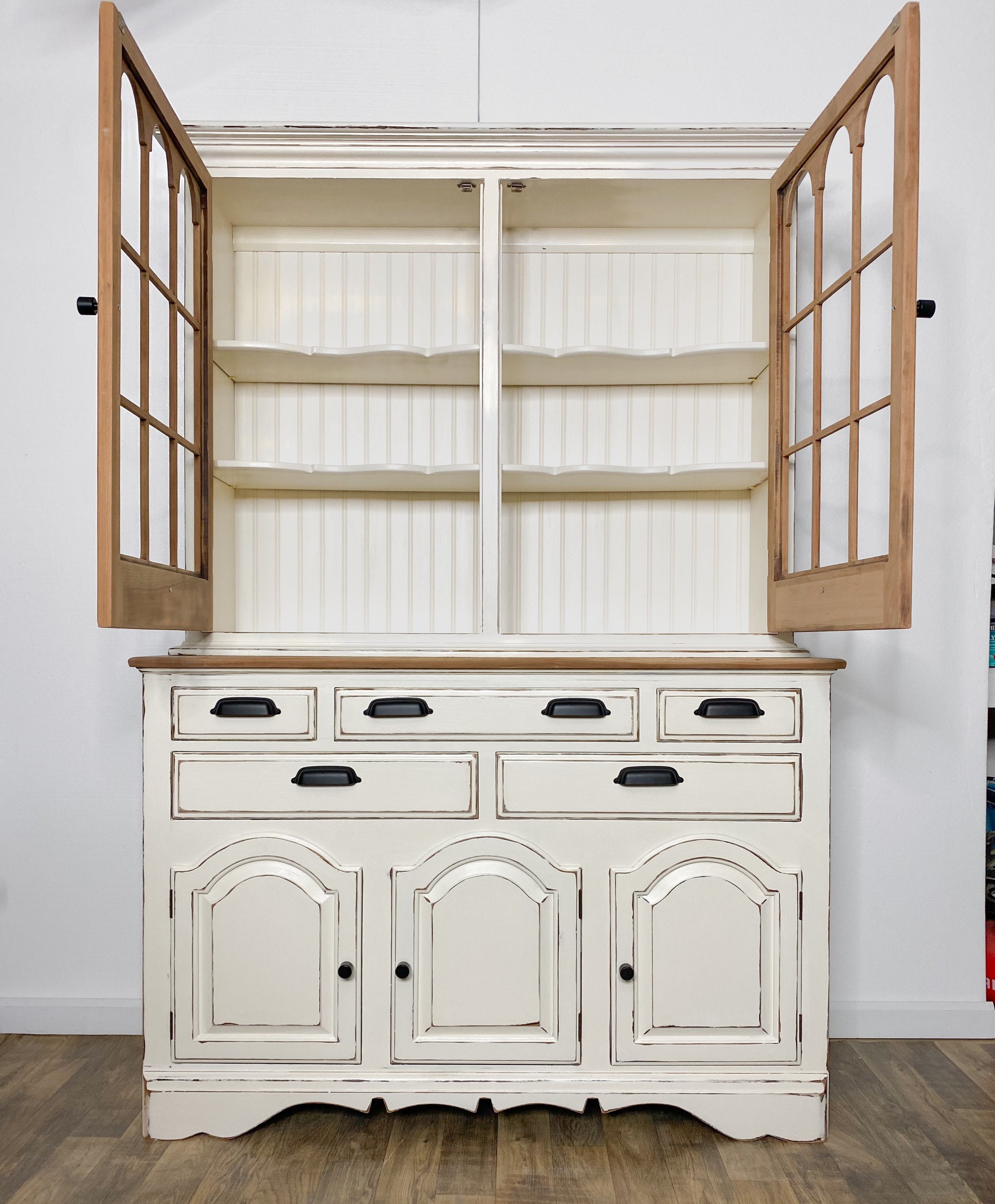 Large Farmhouse Style White Hutch White China Cabinet With Arched