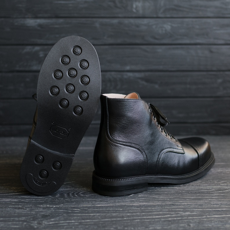 Cap Toe Springerstiefel, handgefertigte Anzugstiefel, Herren Damen Leder Arbeitsstiefel Nach Maß von WolfAndBeard Bild 10