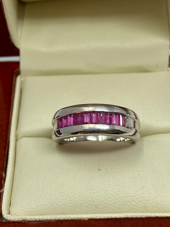 14Kt White Gold Natural Ruby Ring with a Professi… - image 1