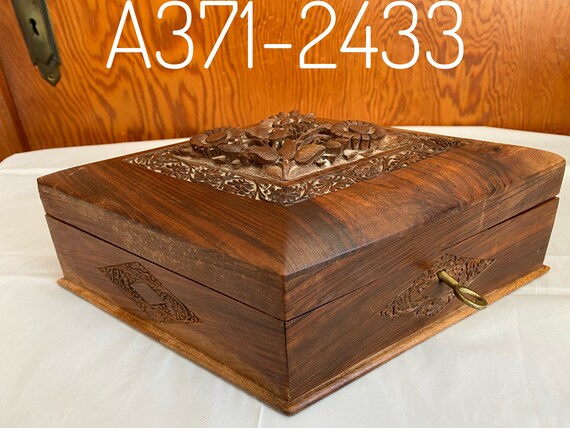 Vintage Hand Carved Wooden Box with key. - image 8