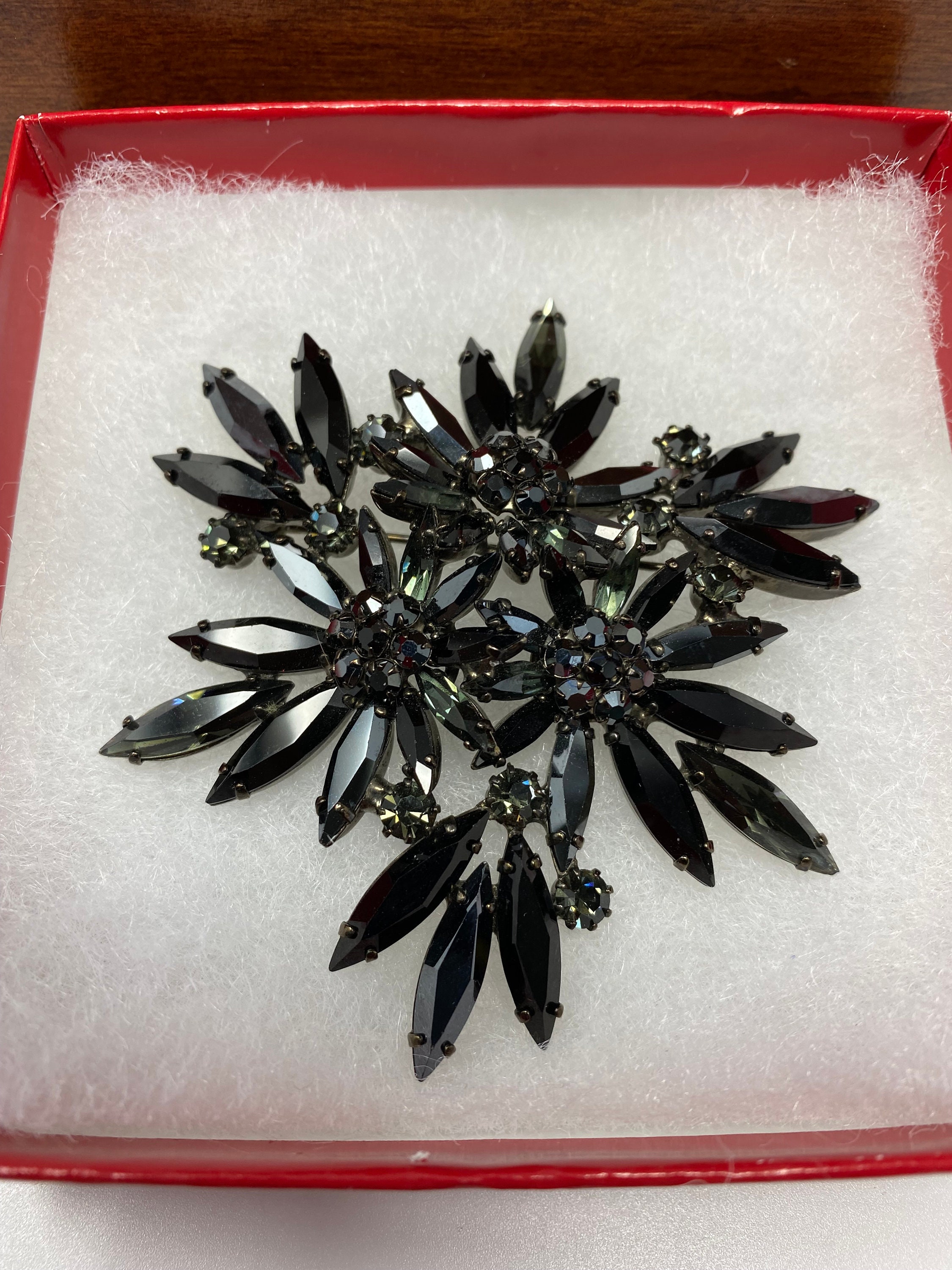 cinquieme_brooch-12b