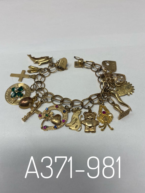 Vintage Estate Gold Charm Bracelet with Sixteen V… - image 1