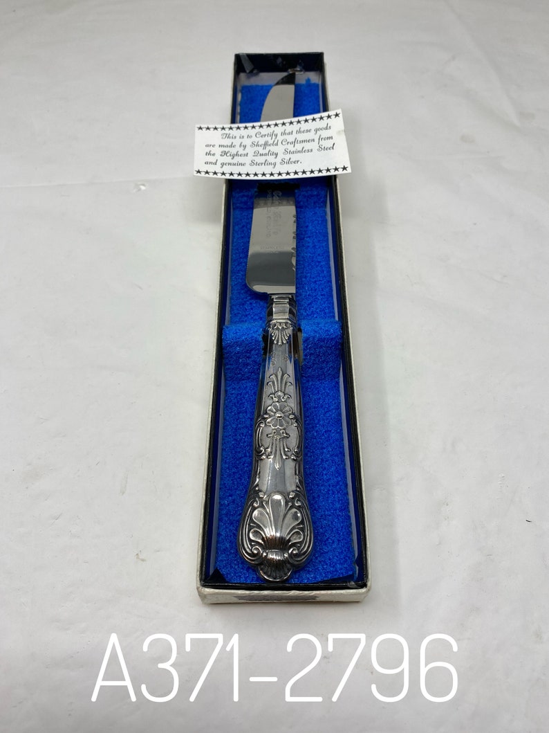 Vintage Fully Hallmarked Sheffield Sterling Silver Cake Knife. image 10