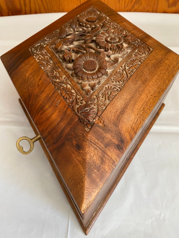 Vintage Hand Carved Wooden Box with key. - image 3