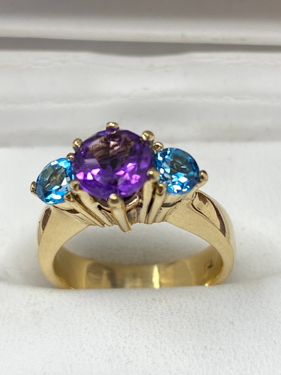 Vintage 18Kt Yellow Gold Amethyst and Topaz Ring … - image 1