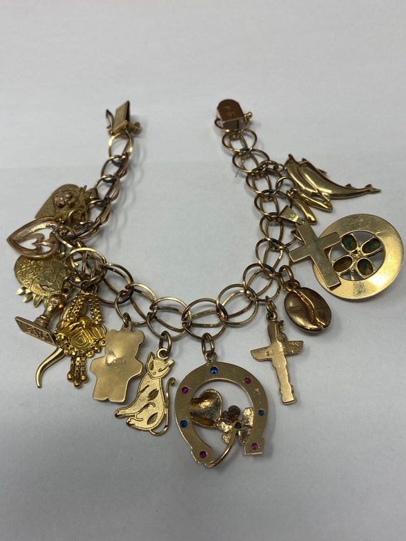 Vintage Estate Gold Charm Bracelet with Sixteen V… - image 9