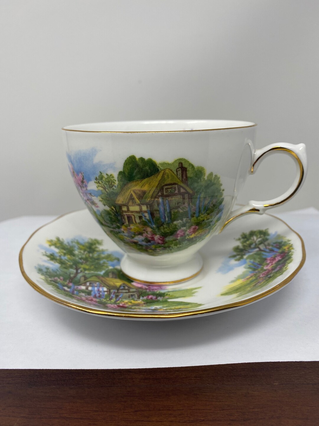 Petit Service à Café Royal Vale En Porcelaine Blanche Décor Cottage