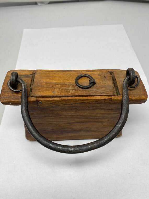 Vintage Rustic Hand Carved Wood and Metal Purse. - image 9