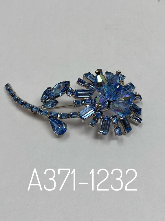 Rare Signed Keyes Blue Flowered Brooch. - image 6
