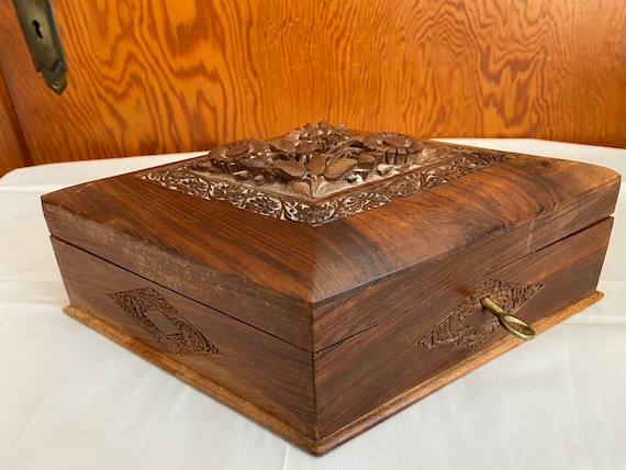 Vintage Hand Carved Wooden Box with key. - image 2