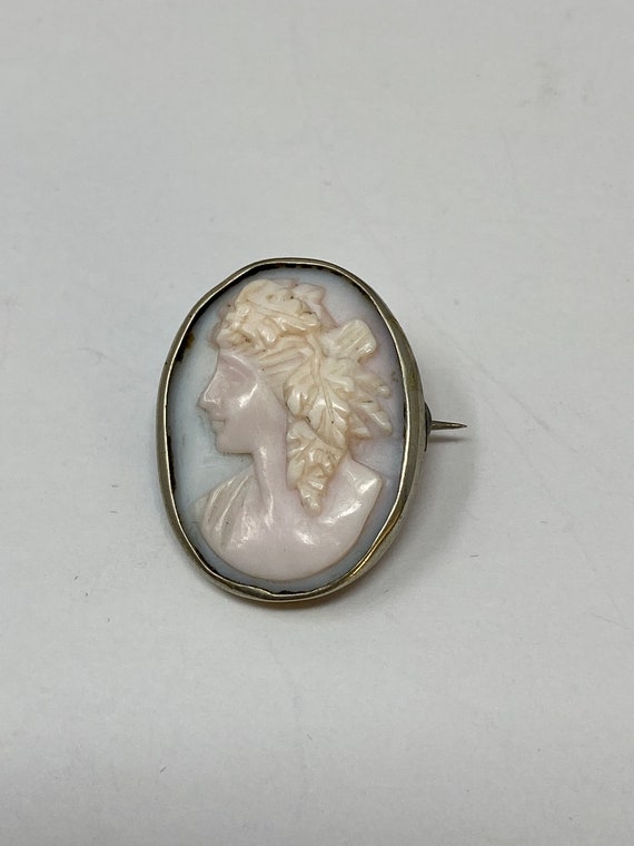 Small Antique Pink Cameo Brooch. - image 1