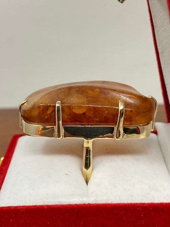 Vintage Estate 14Kt Gold and Amber Ring. - image 2