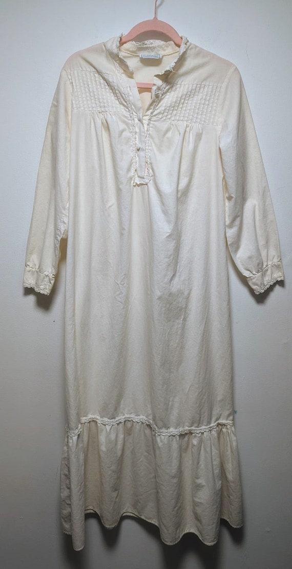 Vintage 70s Cuddledown Nightgown Size Large (?) Ro