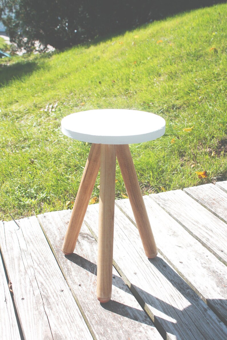 Modern Miminalist Handcrafted in USA Concrete End table Stool with rounded feet