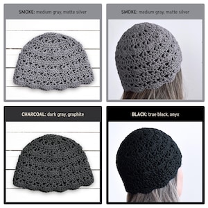 Puede incluir: Una colecci&oacute;n de gorros de ganchillo en tres colores. El gorro smoke es gris medio y plata mate, el gorro charcoal es gris oscuro y grafito, y el gorro black es negro puro y &oacute;nice. Cada gorro presenta un patr&oacute;n de abanico calado repetitivo.