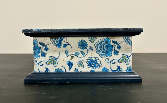 Blue and White Upcycled Vintage Jewelry Box, pain… - image 5