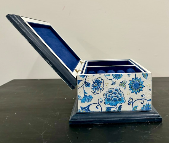 Blue and White Upcycled Vintage Jewelry Box, pain… - image 9