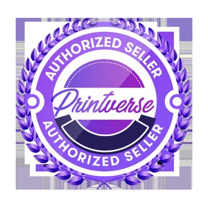 Pode incluir: Badge roxo e branco com uma borda de louro. O distintivo diz "Vendedor autorizado" e "Printverse" em texto branco.
