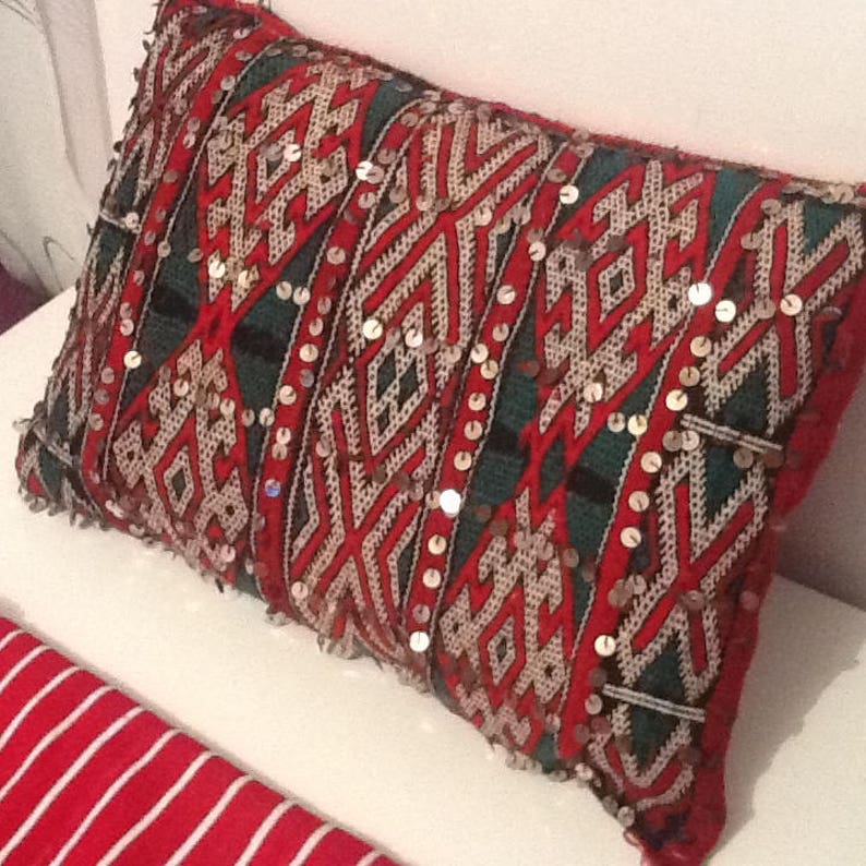 Authentic double-sided hand-made cushion cover in wool and sequins Atlas medium unique piece in good condition