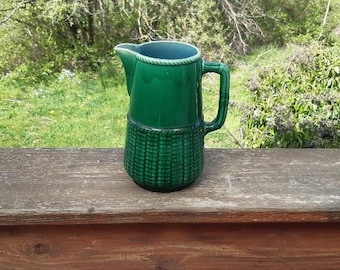 Jarra de loza de Sarreguemines. Piedra de hierro. Antigua jarra de mayólica francesa de Sarreguemines.