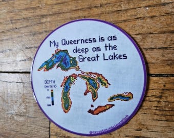 Mon queerness est aussi profond que les Grands Lacs, autocollant rond de 5 cm