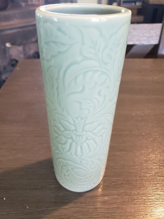 Asian celadon porcelain cylinder vase - image 2