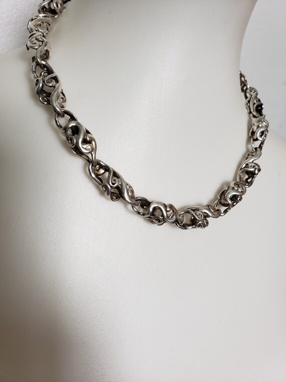 Vintage Necklace With Purple Stones on a Chain.old
