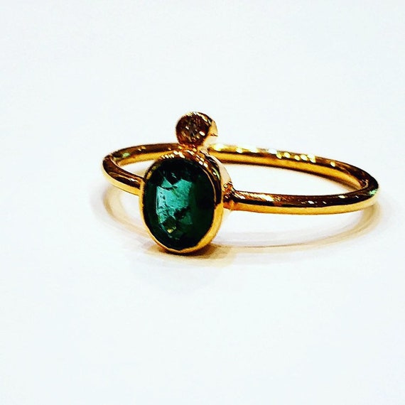 18 k emerald and diamond ring | emerald ring - image 1