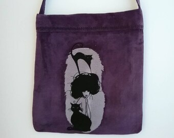 Sac à main femme Tote-bag sac à main brodé broderie la dame aux chats, tissu velours violet ras.