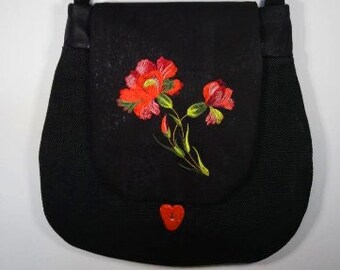 Sac à main femme sac brodé épaisse toile noire d ameublement  rabat en liège noir brodé 2 fleurs.
