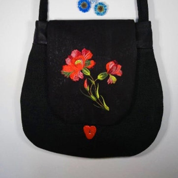 Sac à main femme sac brodé épaisse toile noire d ameublement  rabat en liège noir brodé 2 fleurs.