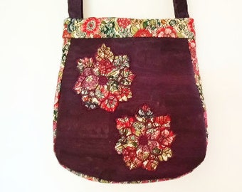 Sac à main brodé pour femmme en liège prune et tissu fleuri broderies fleurs appliquées sac à  soufflet.