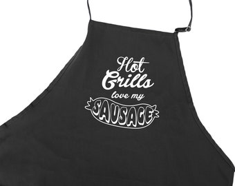 Funny Man Apron 3 Poches Barbecue Grilling Pitmaster Papa Père’s Day Grill Cadeau Maître Viande Fumeur Accessoire Hot Grills Love My Sausage