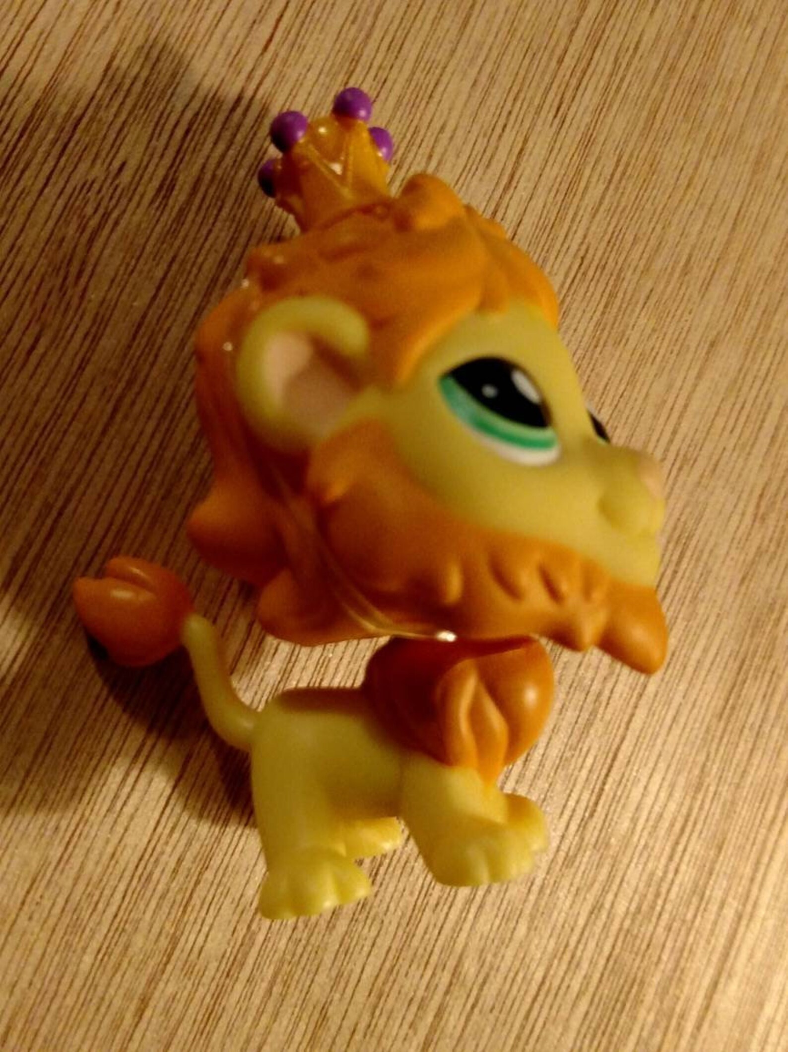 Collectible Littlest Pet Shop Lion 1004 with accessory. Etsy