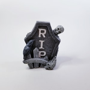 Vintage Halloween Skeleton With RIP Gravestone Resin Figurine-Halloween Decoration-Tabletop Decoration-Fireplace Decoration-Gifts