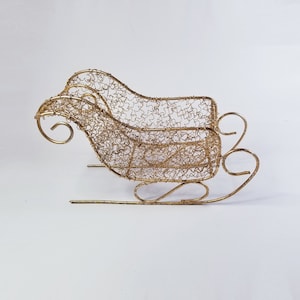 Vintage Santa's twisted wire gold glitter small sleigh-metal sled-floral arrangement container-Christmas decoration-sleigh centerpiece