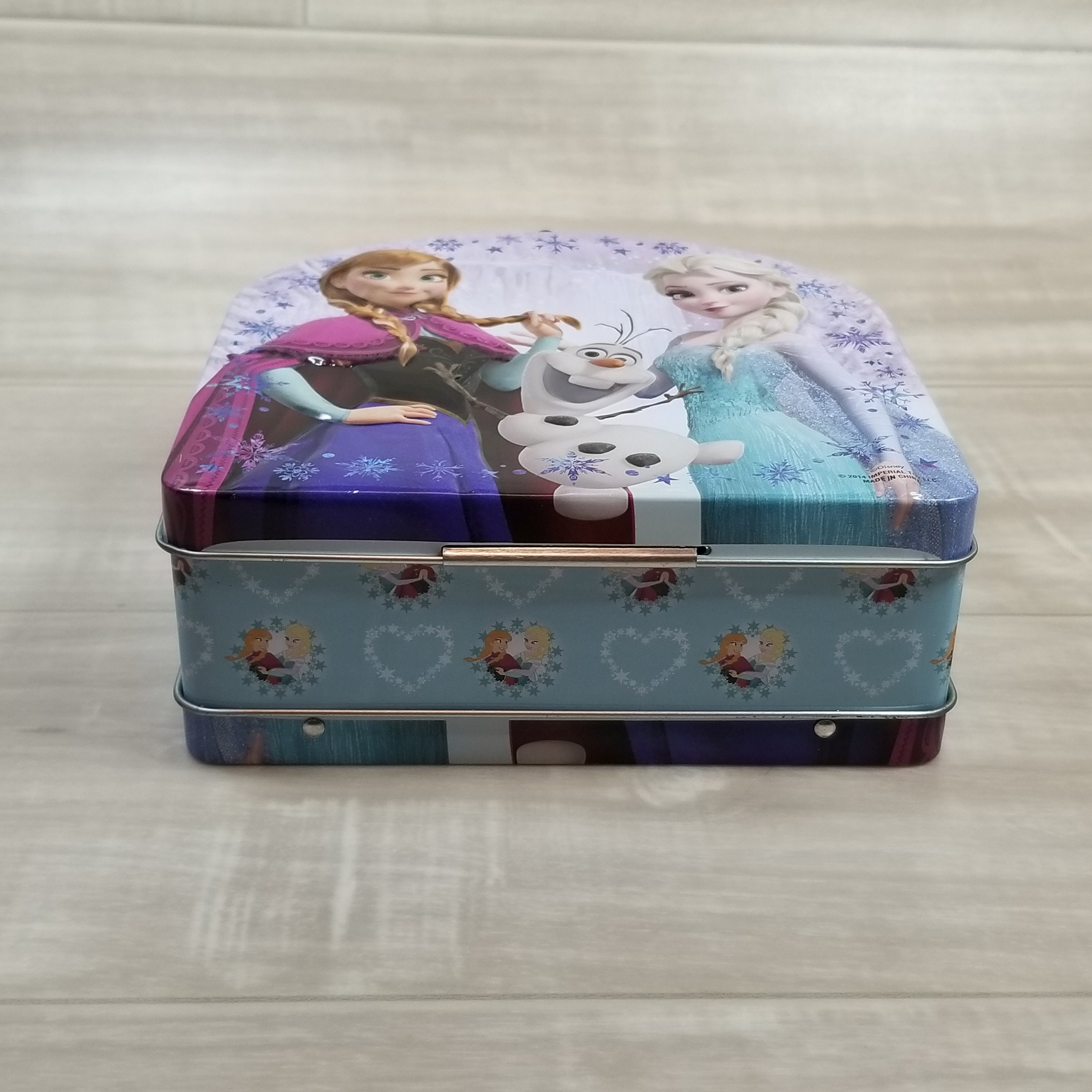 Disney Frozen Large Carry All Embossed Tin Lunch Box Set
