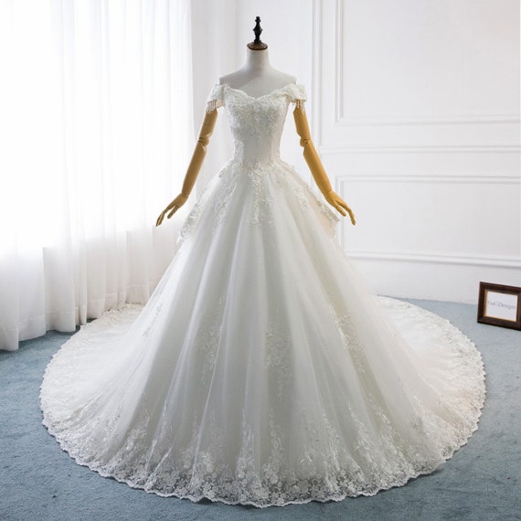 Vintage Lace wedding dress /Ivory white bridal dress /wedding | Etsy