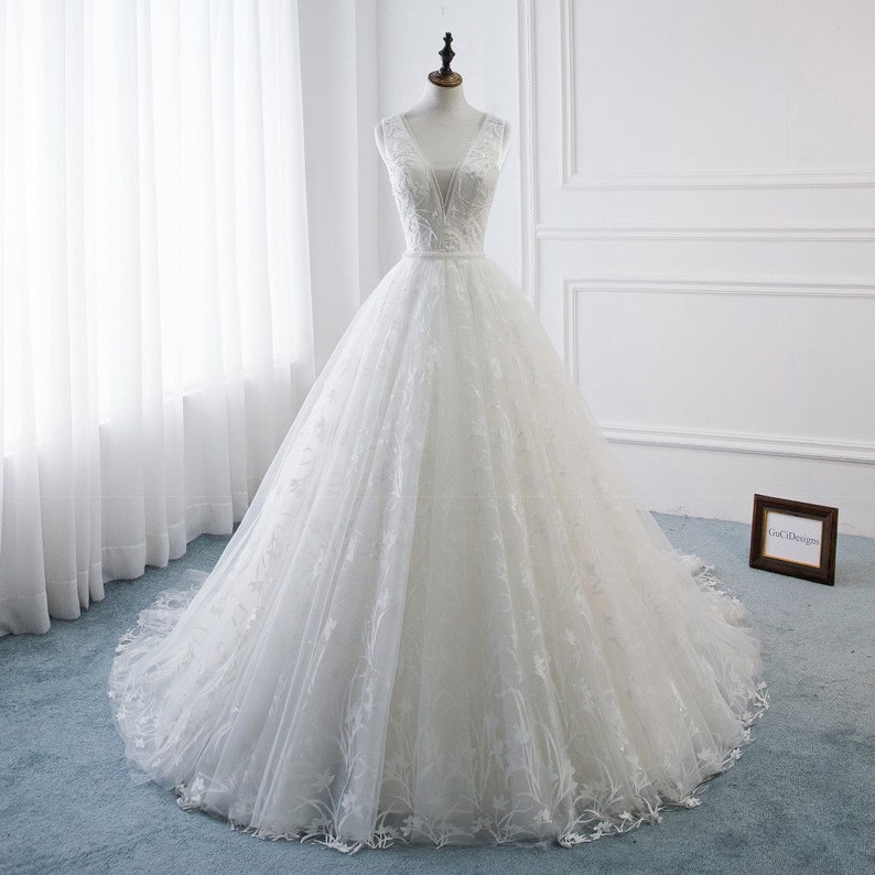 Super Long Train Wedding Dresses