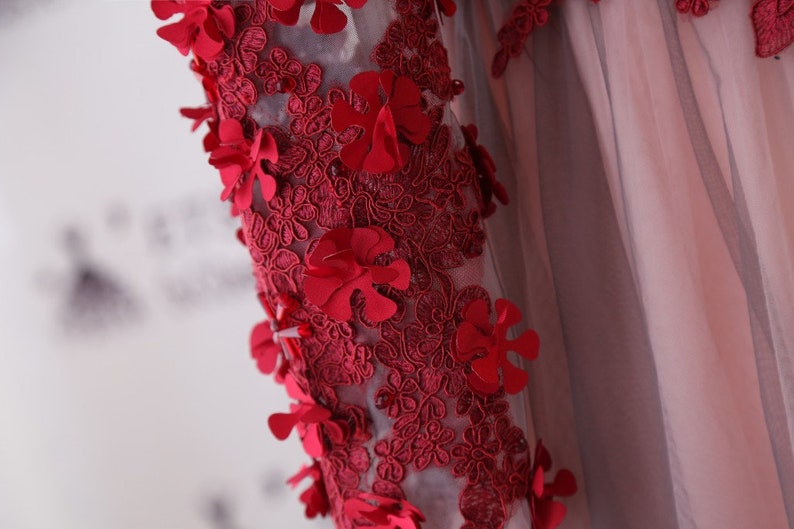 2019 Prom Ball Gown Dresses Long Gray Red Evening Dress Long Sleeve O neck Tulle Dress Lace Flower Women Girl Formal Party Dress Bridal Gown