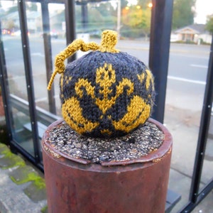 Mini Colorwork Pumpkin PDF Knitting Pattern