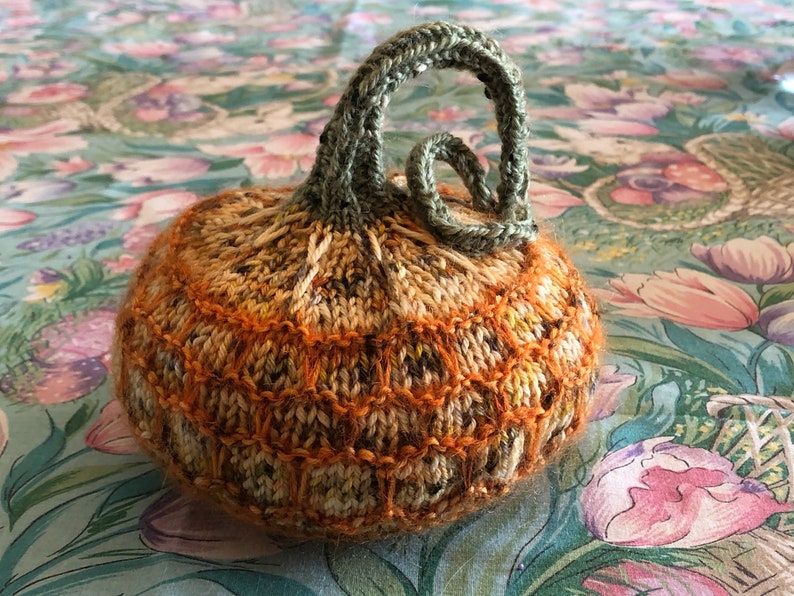 Jack-Be-Little Pumpkin PDF Knitting Pattern image 2