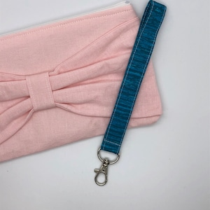 Llavero lanyard, soporte del llavero, accesorio del llavero, clip en la correa de la muñeca, accesorio de la llave del coche, regalos para los adolescentes y las mujeres- raya azul